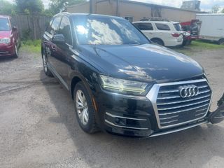 2018 Audi Q7 3.0T Premium - Exterior Front Right Corner Image
